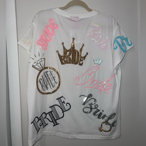 NWT QUEEN OF SPARKLES bride all over tee top in white - size M - Picture 9 of 9